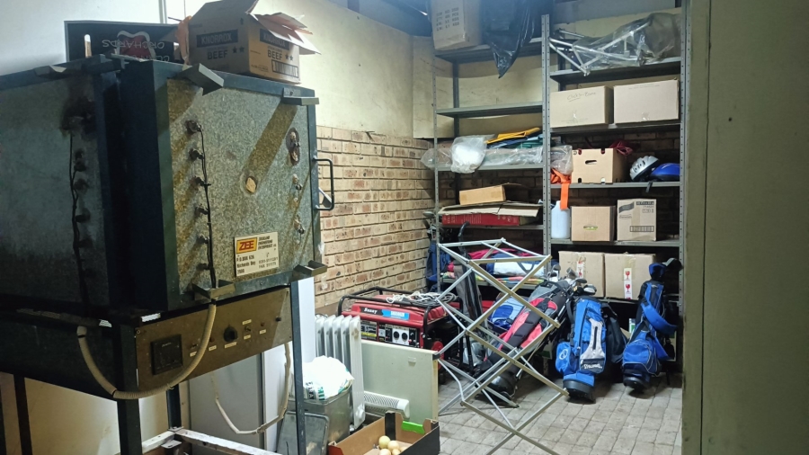 4 Bedroom Property for Sale in Wilkoppies North West